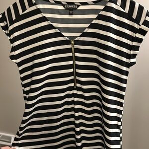 Express striped top, black and white, size XS, excellent condition, zipper